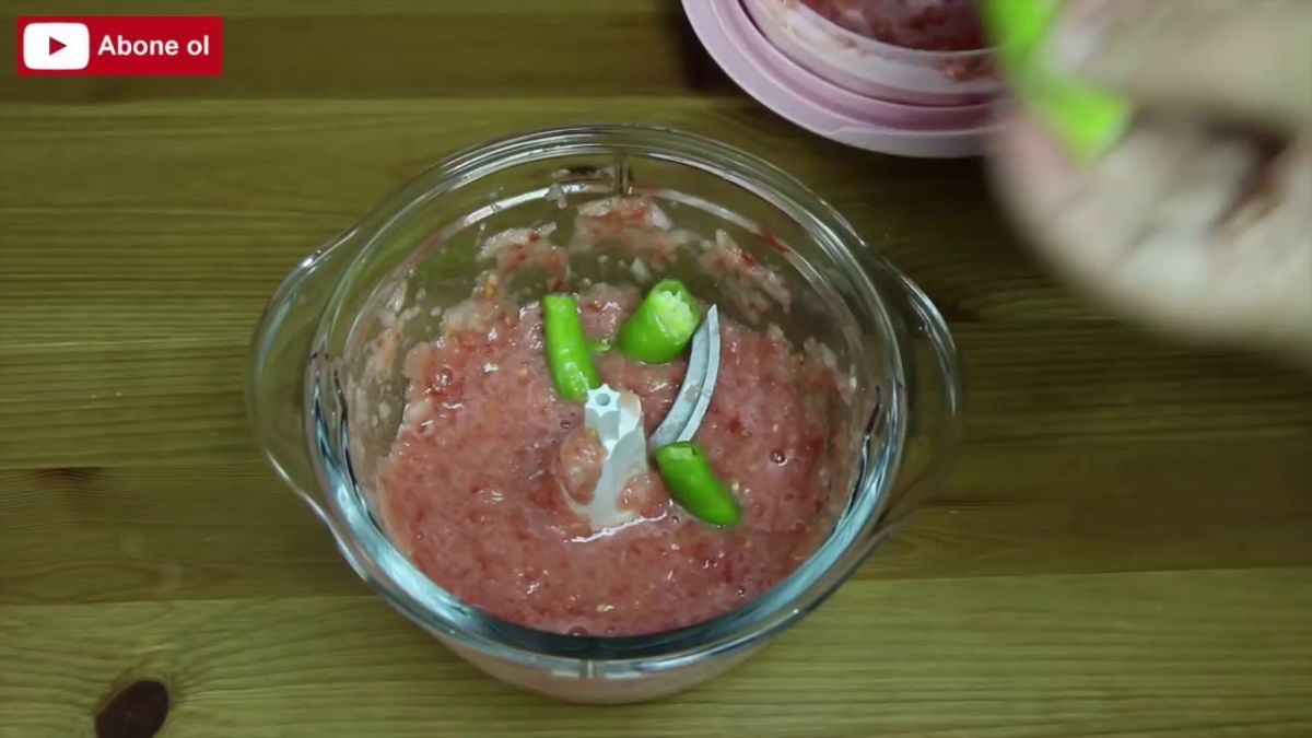 Kıymalı Yumurtalı Karadeniz Pidesi Tarifi Videosu Kıymalı Yumurtalı Karadeniz Pidesi Tarifi Videosu