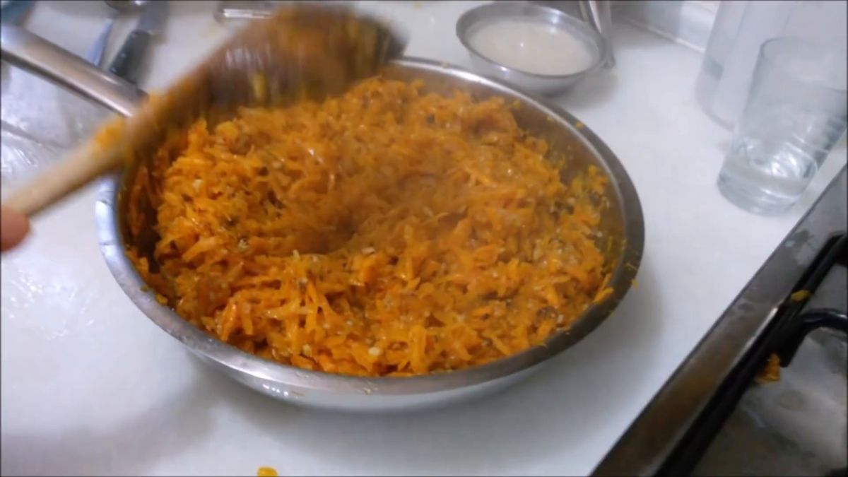 Kolay Yufkalı Kabak Böreği Tarifi Videosu Kolay Yufkalı Kabak Böreği Tarifi Videosu
