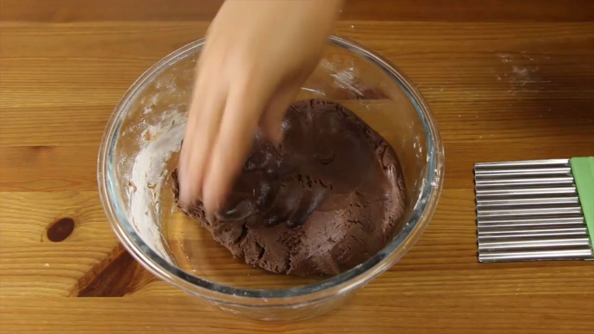 Kokoş Kurabiye Yapımı Videosu Kokoş Kurabiye Yapımı Videosu