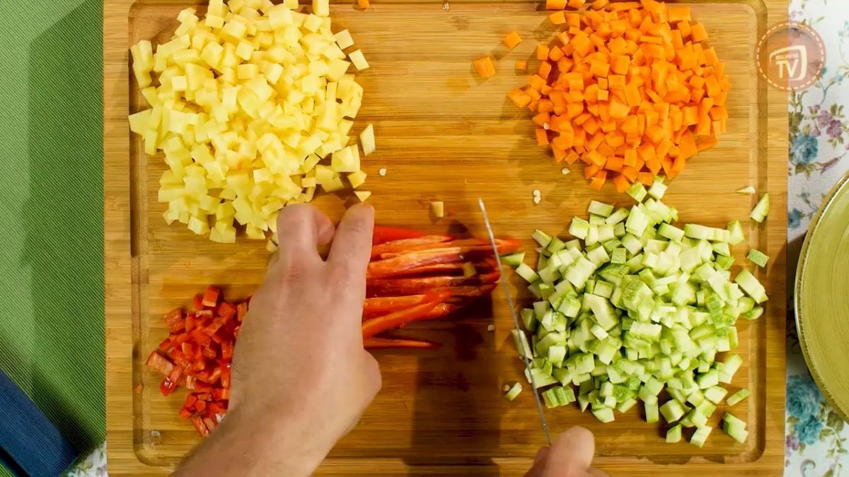 Minestrone Çorbası Tarifi Videosu Minestrone Çorbası Tarifi Videosu