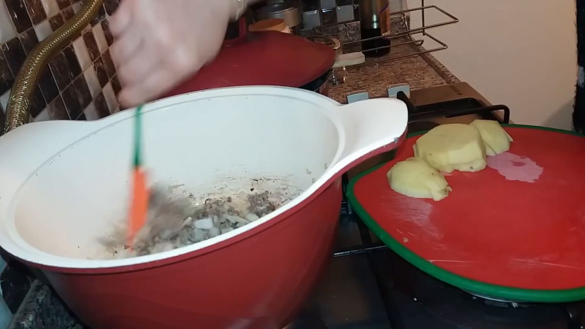 Kırmızı Mercimek Çorbası Nasıl Yapılır Videosu Kırmızı Mercimek Çorbası Nasıl Yapılır Videosu