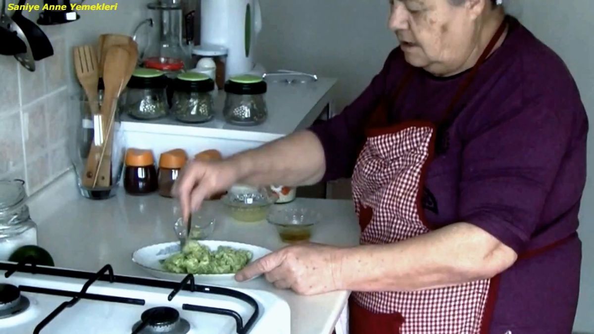 Avokado Salatası Nasıl Yapılır Videosu Avokado Salatası Nasıl Yapılır Videosu