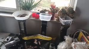 5,3 BÜYÜKLÜĞÜNDE DEPREM GÜVENLİK KAMERASINA YANSIDI