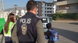 Vatandaşın ‘Bize saldırır bunlar’ diyerek heyecanla kayda aldığı yunusların şovu kamerada