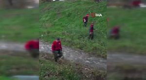 Bursa'da bisikletinin tehlikeli yolculuğu kamerada