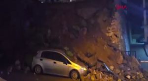 Vicdansız ev sahibi kilidi değiştirince yaşlı çift sokakta kaldı!