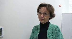 Fırtınada devrilen triportörün altında kalan kadın sürücü yaralandı