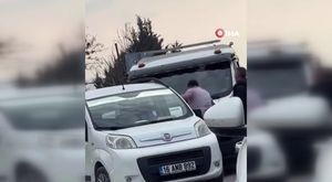 Bursa'da çocuklar traktöre bağlanan lastiklerle karın keyfini çıkardı