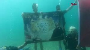 Bursa'da çocuğa çarpmamak için şoförünün manevra yaptığı özel halk otobüsü devrildi