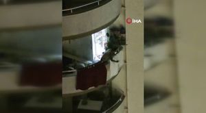 MECLİS'TEKİ YUMRUKLU KAVGA ESNASINDA DİKKAT ÇEKEN GÖRÜNTÜ