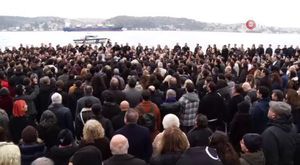 İZMİR'DE BÖREK TEZGAHINDA FARE SKANDALI: İŞLETME MÜHÜRLENDİ