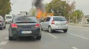 Bursa Gemlik’te sel suları yolu kapattı, trafik aksıyor