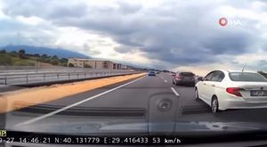 Deprem Bursa’da paniğe yol açtı.. Deprem anı kamerada