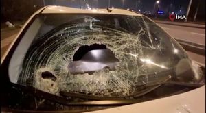 Bursa'da anayola uçup, TIR'a çarptı!