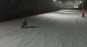 Bursa'da park halindeki kamyonet alev alev yandı