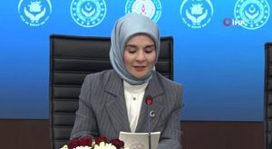 Bursa'da  yavru köpek demir korkuluklara sıkıştı