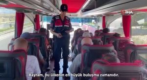 TEM'de tır kazası: Demirler yola saçıldı