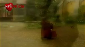 NAZAN ÖNCEL (Ben Böyle Aşk Görmedim - Official Video) 