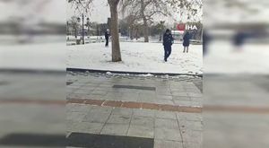 Ev sahibiyle anlaşamayan kiracı, derdini astığı kağıtlarla anlattı