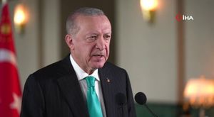 Polis, motosiklet hırsızını vatandaşın motosikletiyle kovaladı