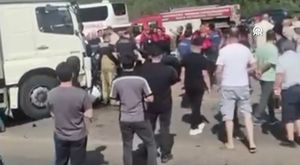 Bursa'da bir evden 3 kamyon çöp çıktı