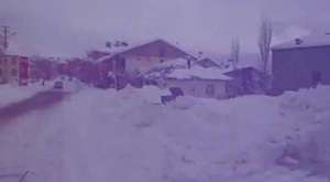 Tufanbeyli'de kar hayatı olumsuz etkiliyor.