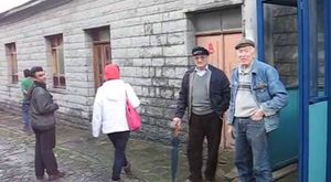 ŞERİFE BEKMAN ÇEŞME HAYVAN BARINAĞINDA 