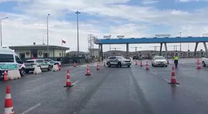 Adana'da korku dolu anlar:  Alevlerden kaçan 2 işçi pencereden atladı
