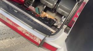 Almanya KölnHavaalanında İran’a Giden Zafere Kadar Heyeti Gözaltına Alındı
