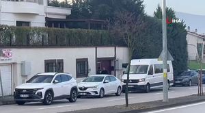 Bursa'da korkutan kaza: Bariyerlere çarptı! Yaralılar var...