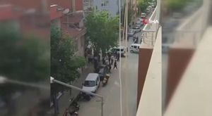 Bursa'da sokak köpekleri çocuklara saldırdı! Dehşet anı kamerada...