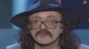 Trump`ın taktığı telefon Türkiye`de! Huawei Mate 30 Pro kutudan çıkıyor! 