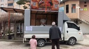 Bursa'da bir evden 3 kamyon çöp çıktı