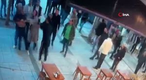 İki aile arasında çıkan taşlı, sopalı kavga kamerada