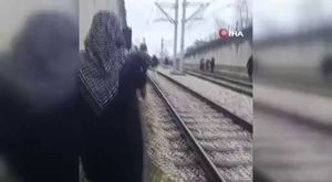 Arama-kurtarma köpekleri deprem bölgelerinde aralıksız görev yapıyor