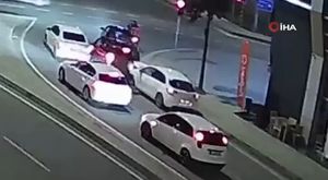 KAVGA AYIRMAYA GELEN POLİSLERİ DAVUL ZURNAYLA KARŞILADILAR