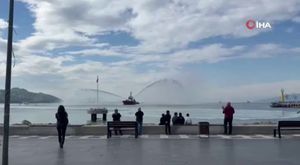 Trafikte sürücülerin kavgası kameraya yansıdı