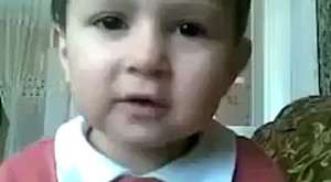 İlk defa gölgelerini gören çocukların tepkileri izleyenleri gülmekten kırıp geçiriyor :)))