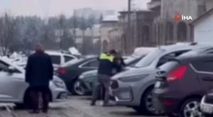 Bursalı dağcı 6 yıldır buz tutan göllerin üzerinde yürüyüp içine giriyor