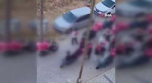Otomobil ile motosikletin kazası kamerada: 1 yaralı