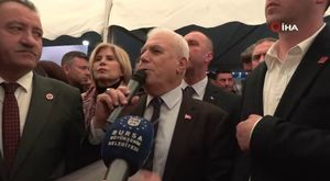 Bursa'da yazdığı masalları yaptığı kuklalarla yaşatıyor