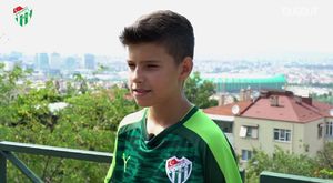 Bursaspor U-12 Takımı şampiyonluk pastasını Web.tv'de kesti