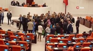 Bakan Varank Bursa'da sahurda gençlerle buluştu