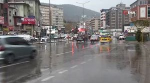 Bursa'da yanan evden 2 çocuğu itfaiye ekipleri kurtardı