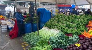 Bursa'da trafikte kameraya yansıyan jest yürekleri ısıttı