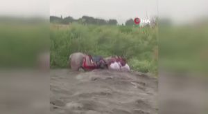 Bursa'da tır, motokuryeye çarptı!