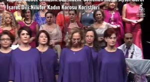 Alkollü maganda vincin tepesine çıkıp alkış istedi