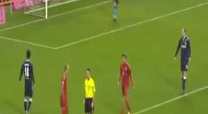 Topu patlatan Futbolcu 
