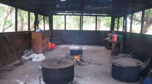 Sotele Secondary School (400 yatılı ögrencisi var) Mutfağı :(