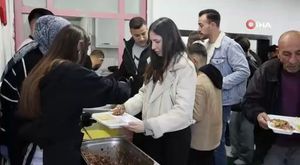 Bursa'da korkutan kaza: Yayaya motosiklet çarptı: 3 yaralı